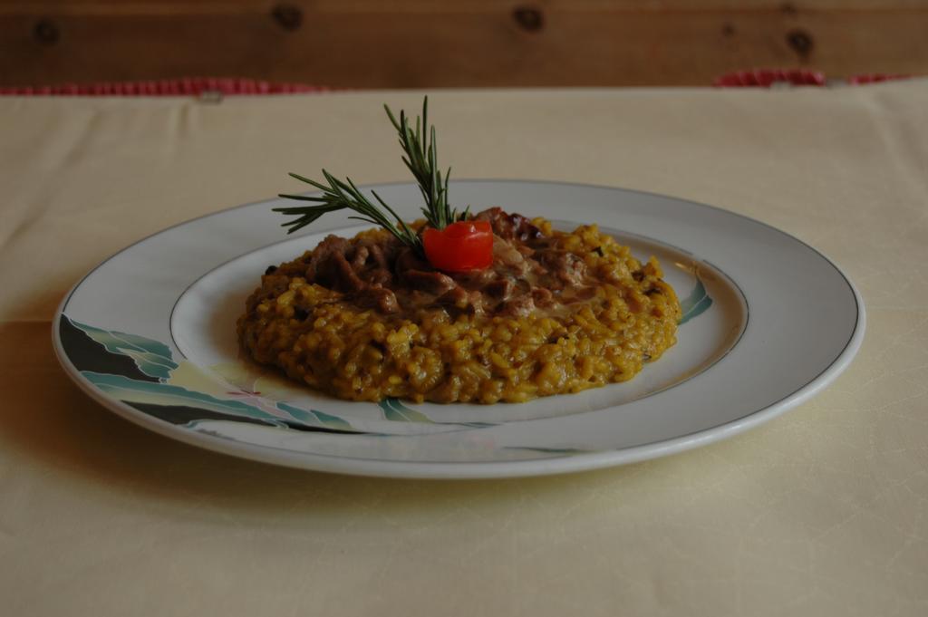 Poschiavo Suisse Hotel & Traditional Fondue Stube Экстерьер фото