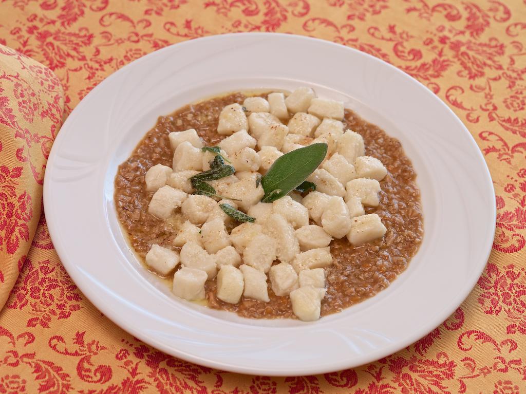 Poschiavo Suisse Hotel & Traditional Fondue Stube Экстерьер фото