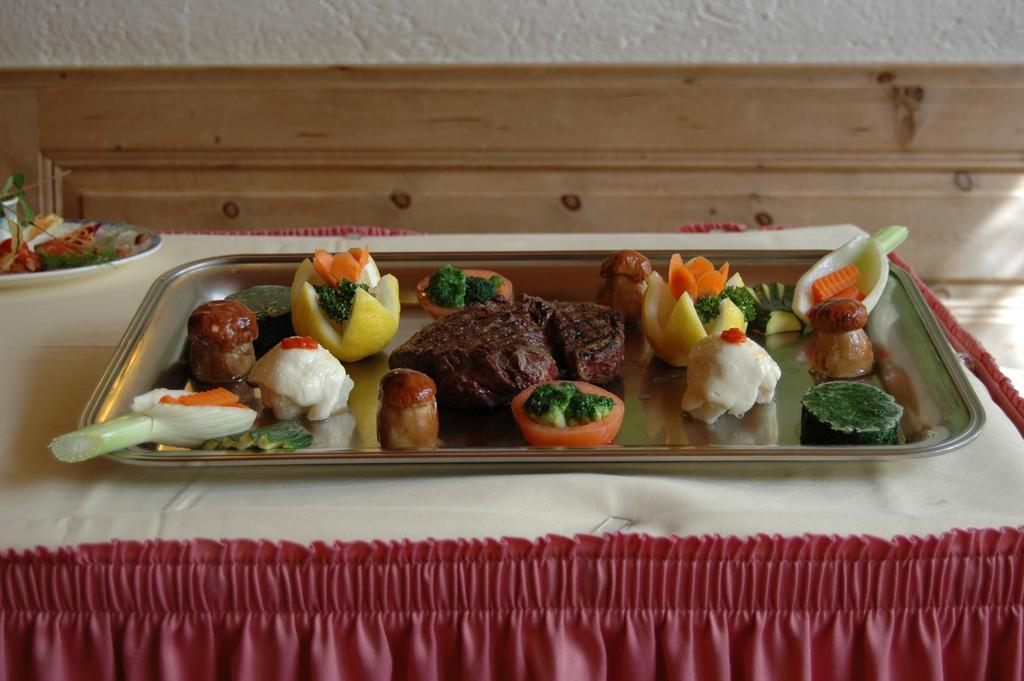 Poschiavo Suisse Hotel & Traditional Fondue Stube Экстерьер фото